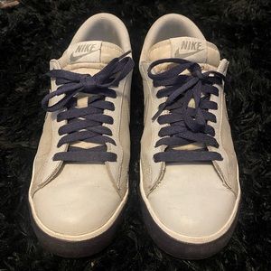 Nike Mens Tennis Classic Shoes White Purple. Lace Up Low Top.